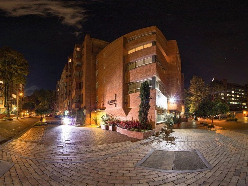 Hotel Retiro 84 By Mij Богота Екстериор снимка